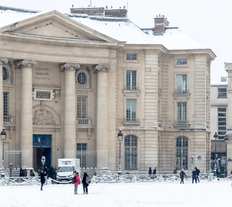 Le centre Panthéon sous la neige