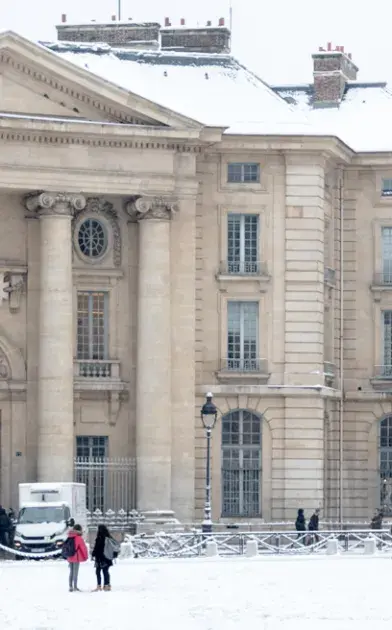 Le centre Panthéon sous la neige